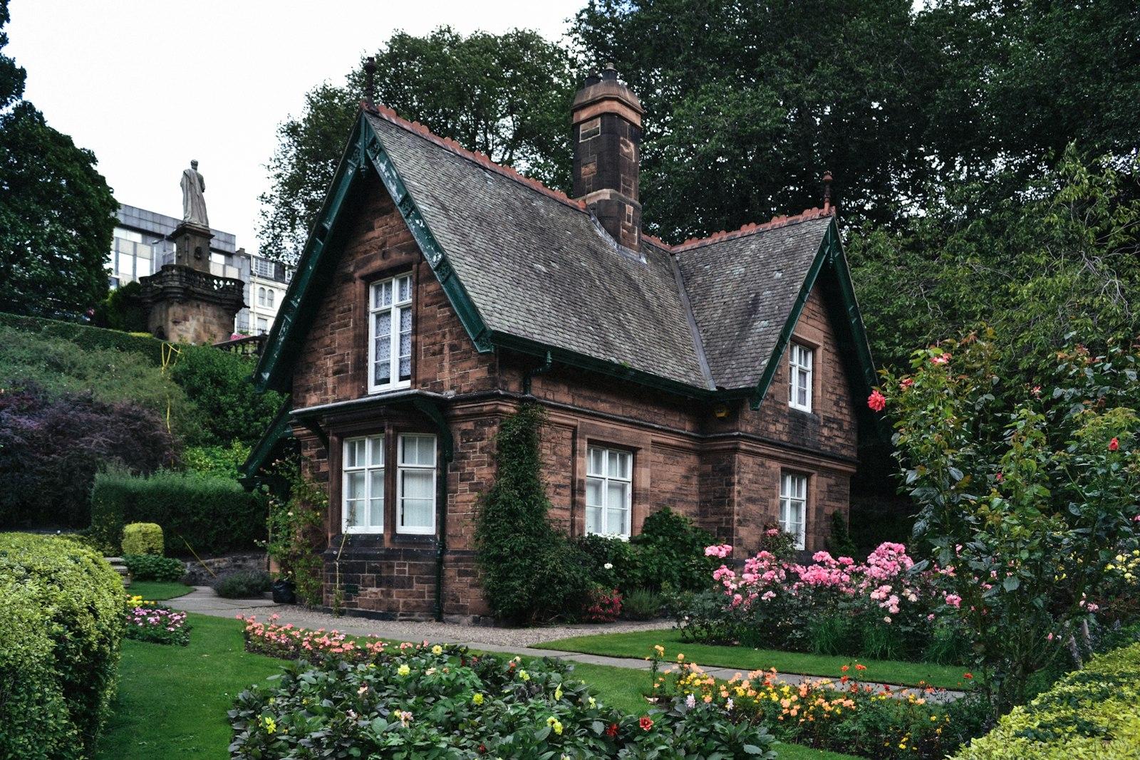 A Charming House In Princes Street Gardens, Edinbu jigsaw puzzle preview