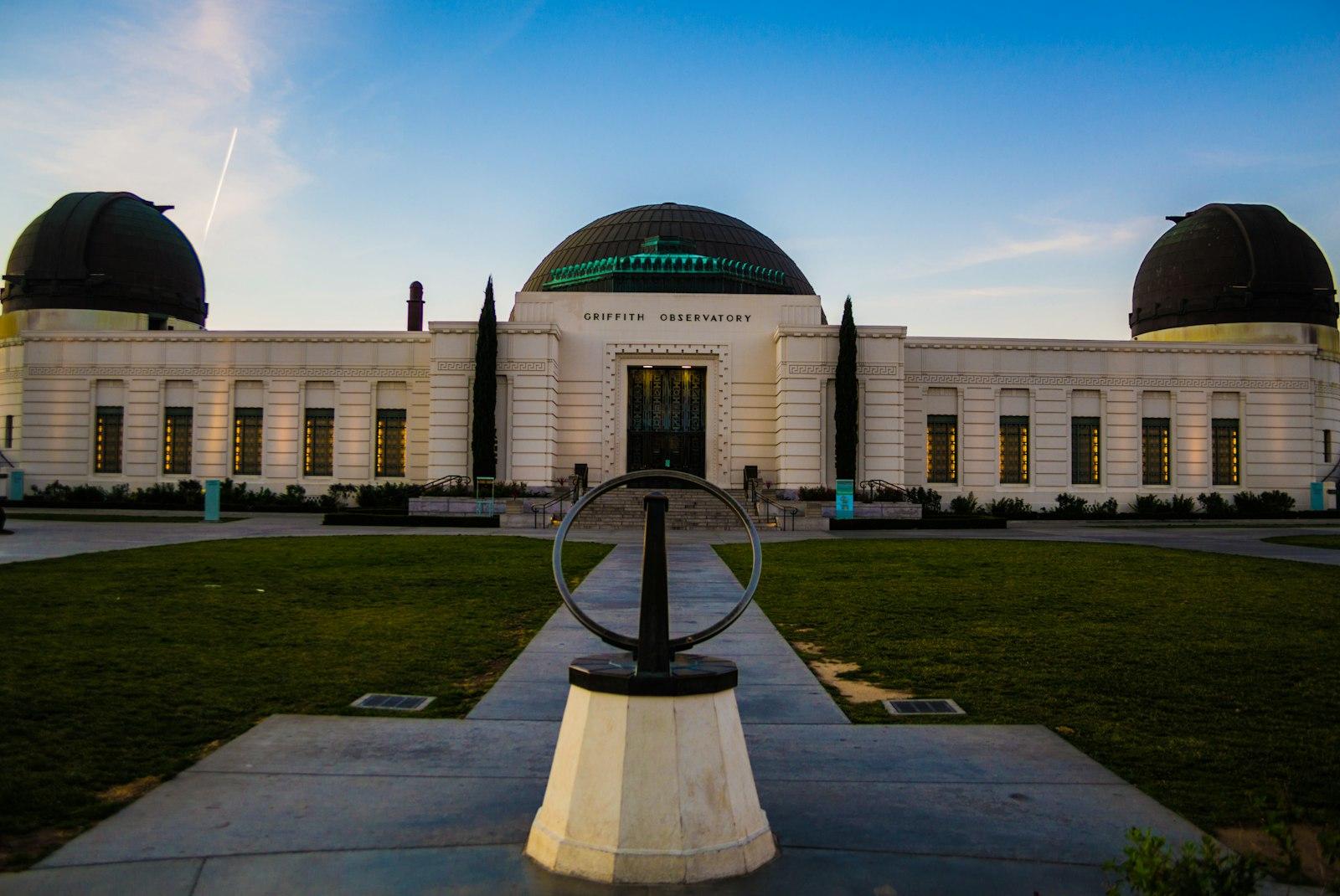A Large Building With Two Domes On Top Of It jigsaw puzzle preview