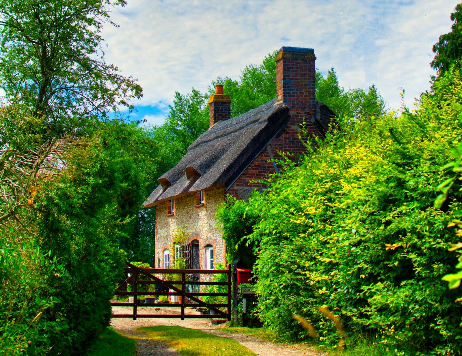 A Tucked Away Cottage In Oxfordshire jigsaw puzzle preview