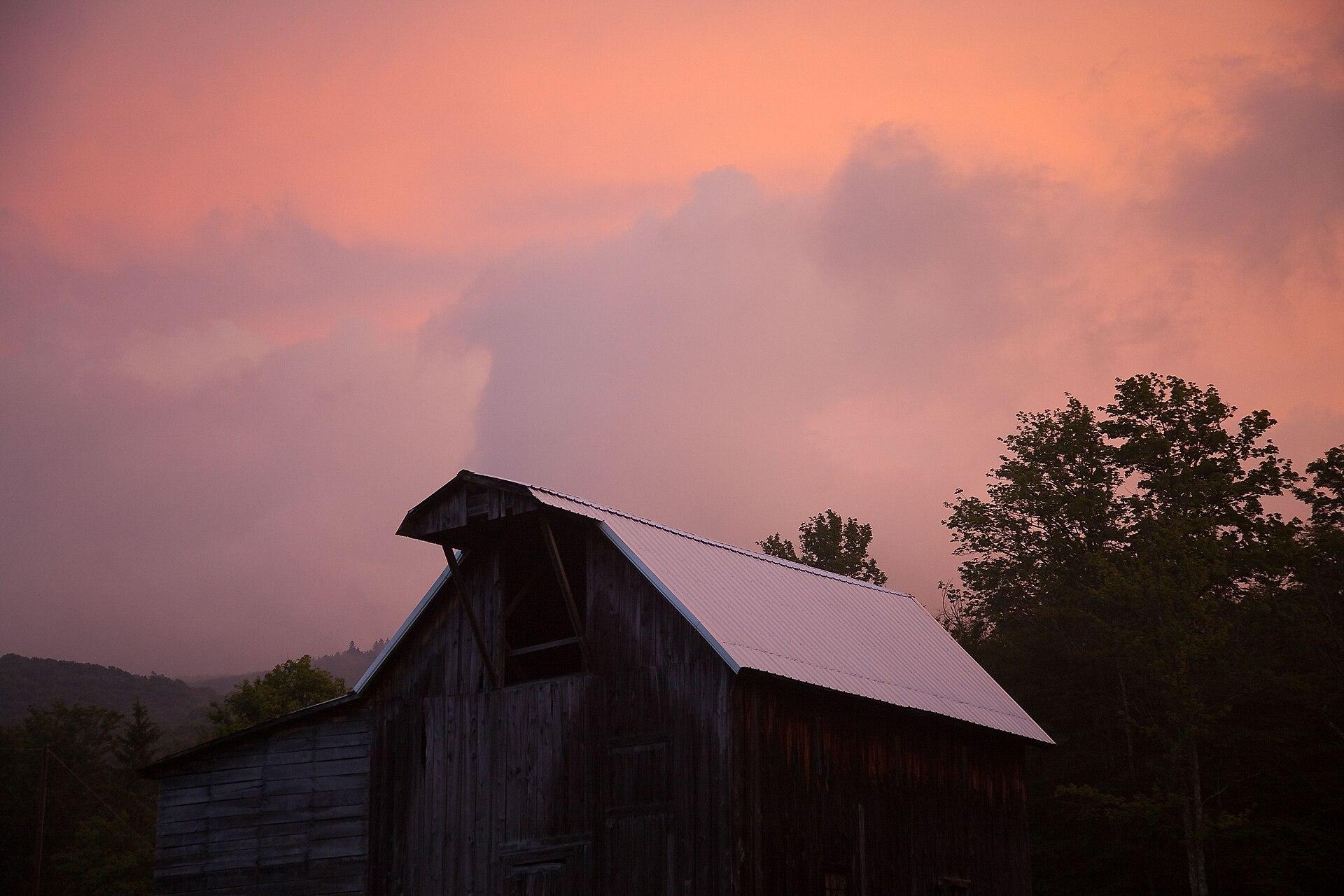Barn at Sunset jigsaw puzzle preview