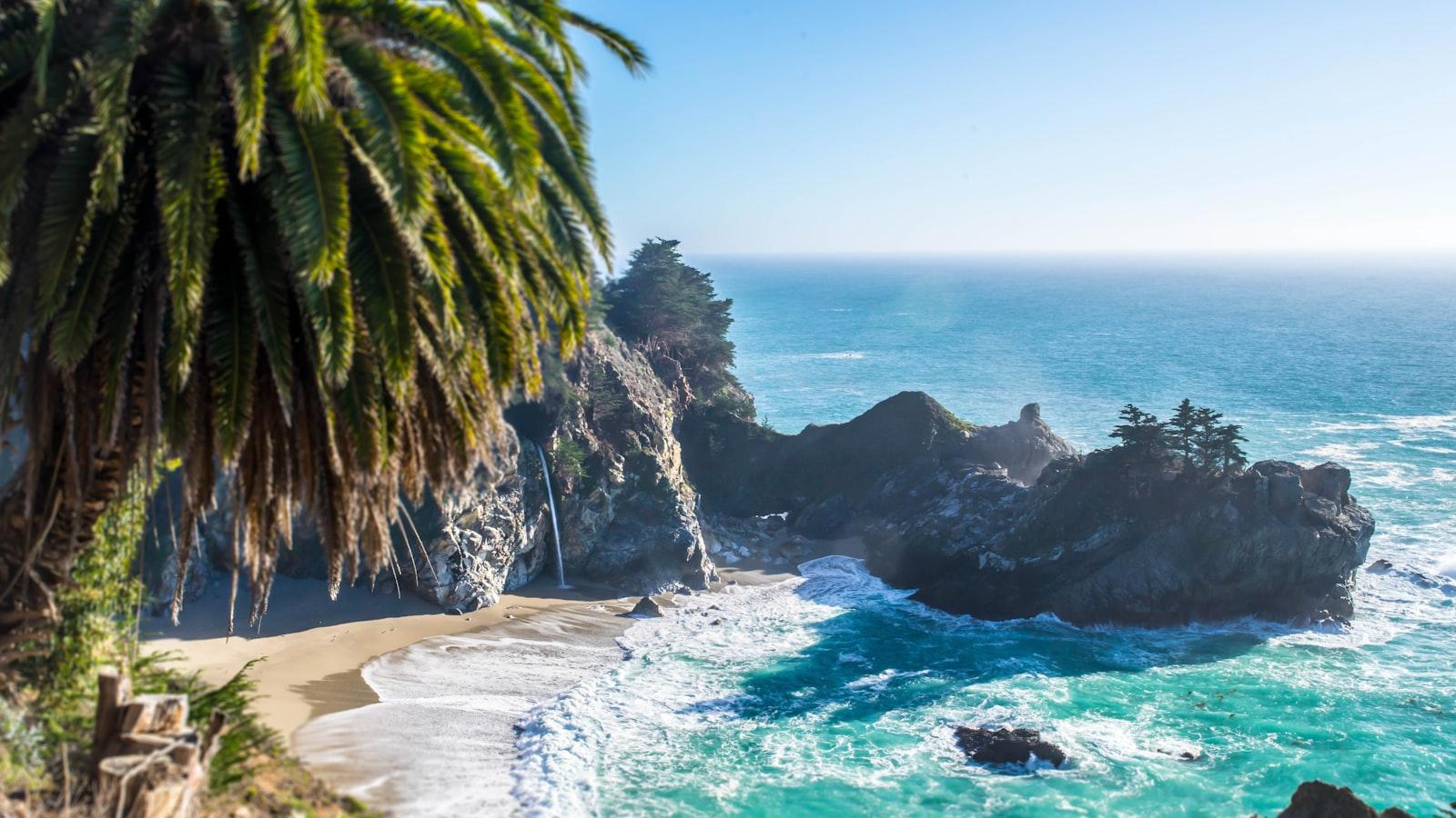 BIG SUR - McWay Falls Pon Pacific Coast Highway, C jigsaw puzzle preview
