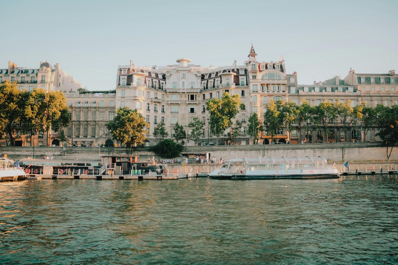 Building At The River Seine jigsaw puzzle preview