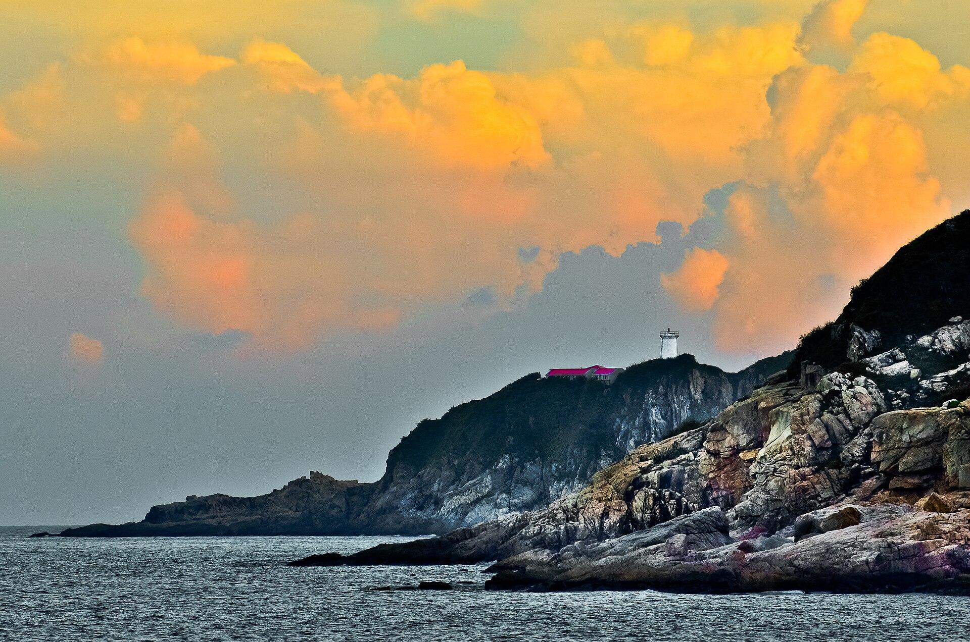 Cape Lighthouse at Dusk jigsaw puzzle preview
