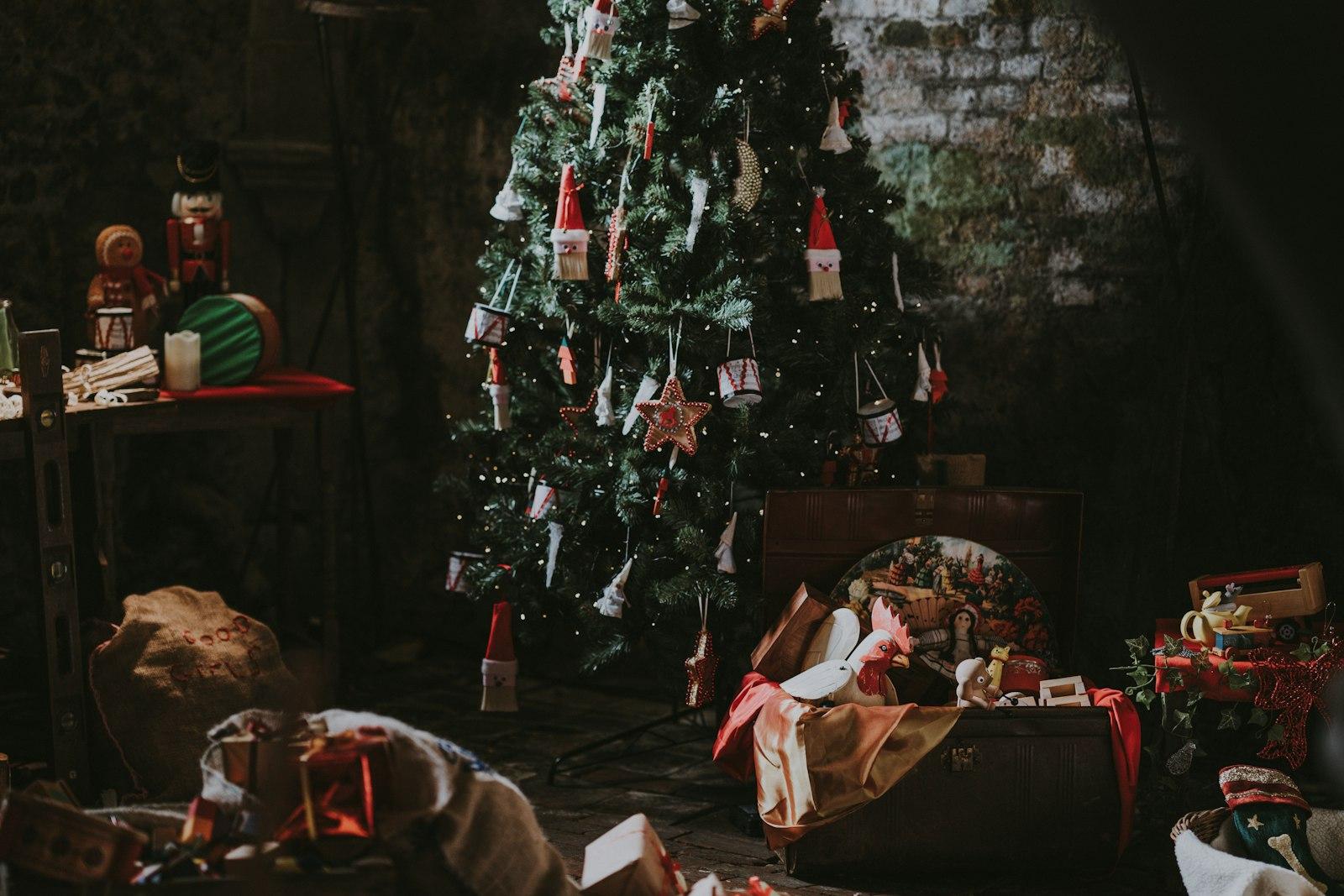 Christmas Tree, Gifts, Festive Scene jigsaw puzzle preview