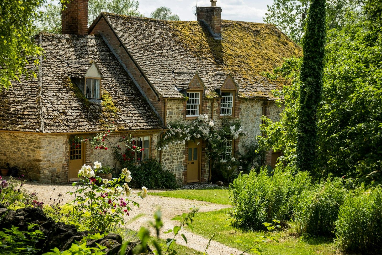 Cottage In The Cotswolds jigsaw puzzle preview