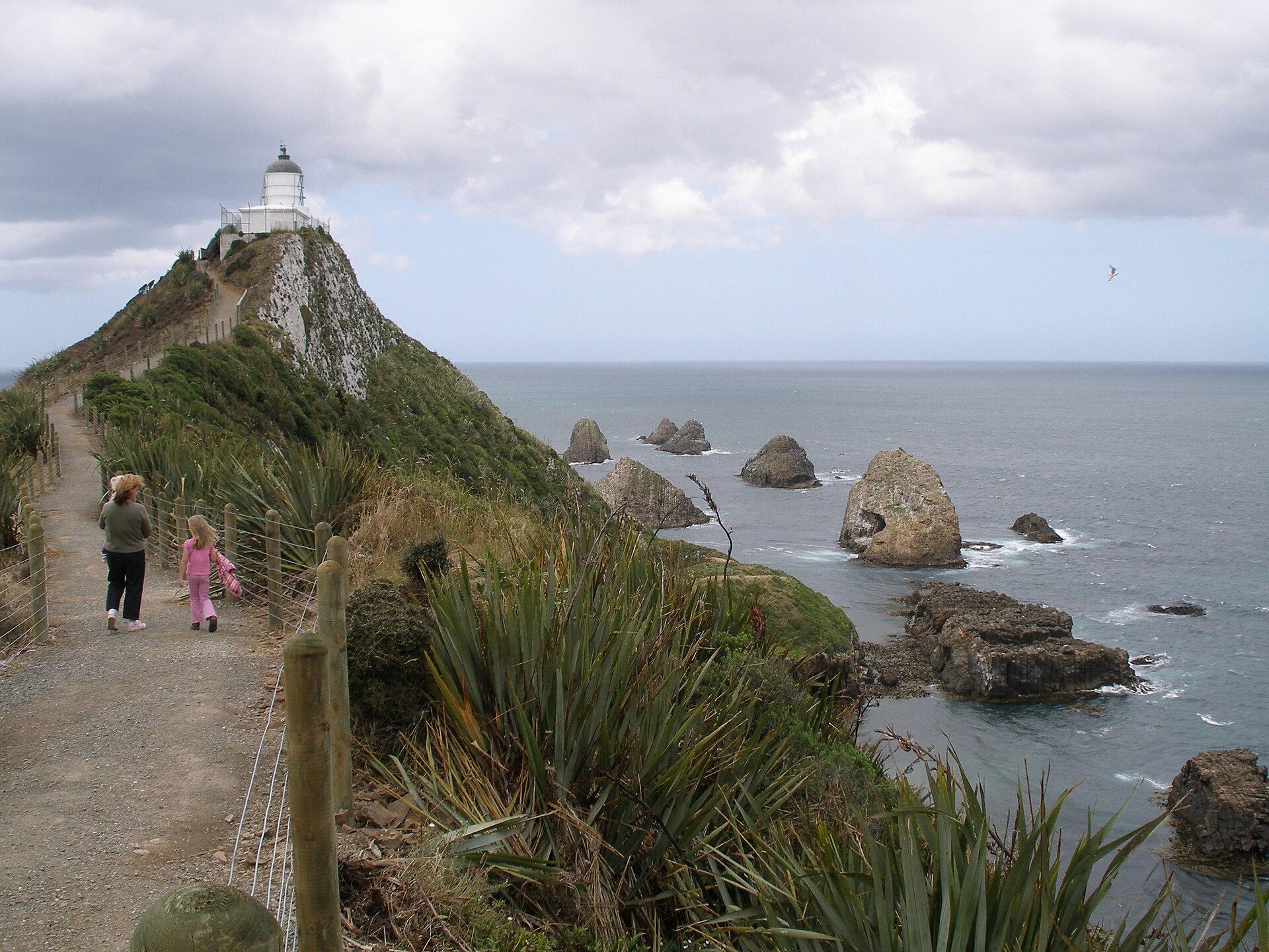 Lighthouse on a Rocky Point jigsaw puzzle preview