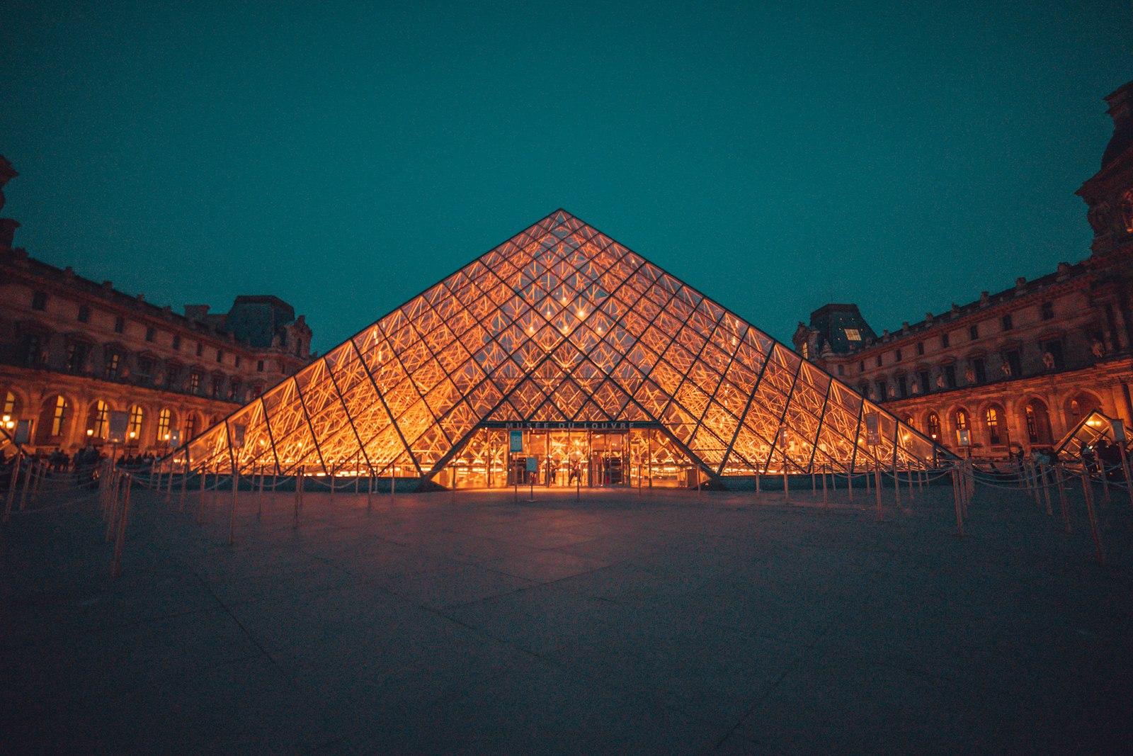 Louvre Museum jigsaw puzzle preview