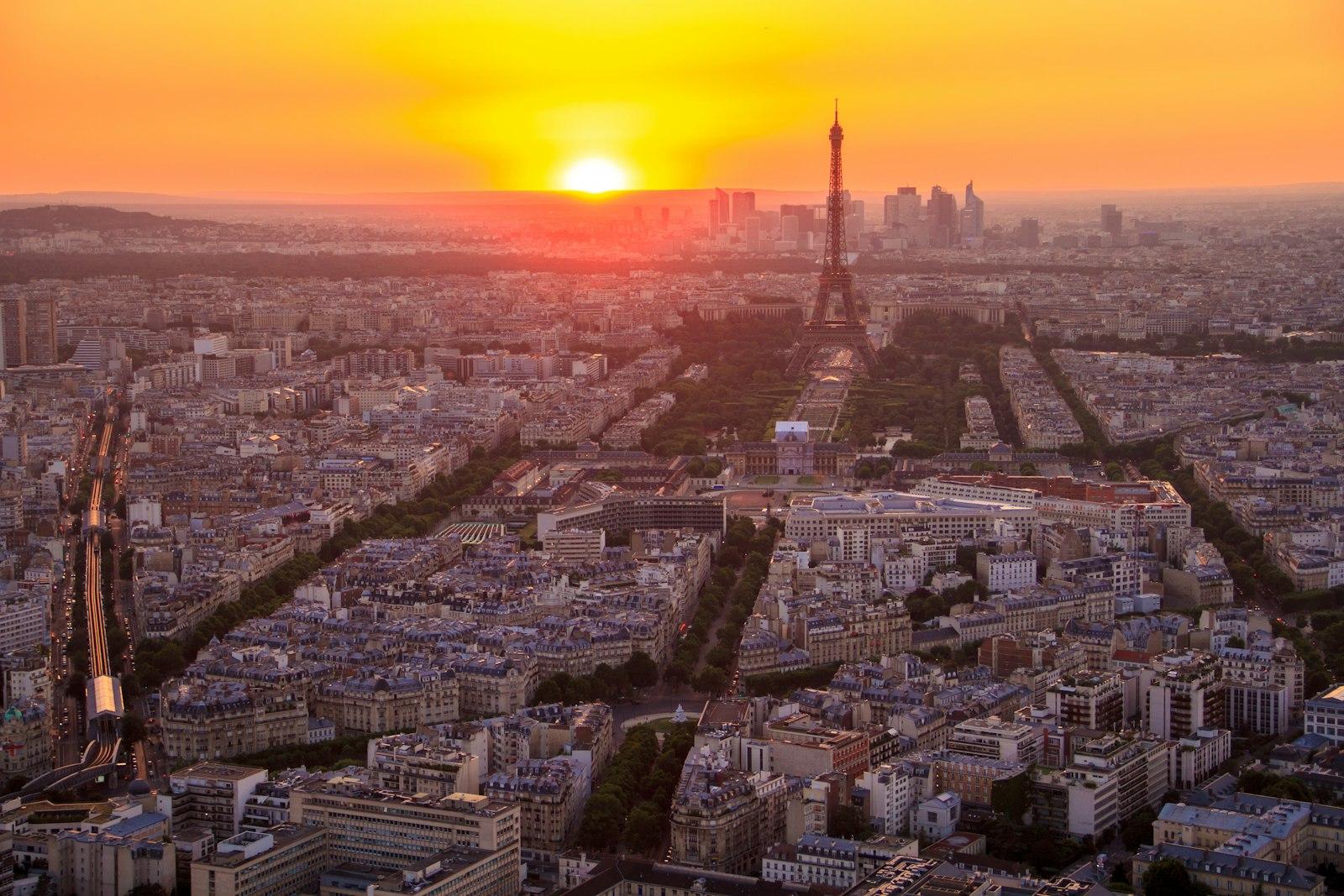 Magical Sunset In Paris Seen From Montparnasse Tow jigsaw puzzle preview