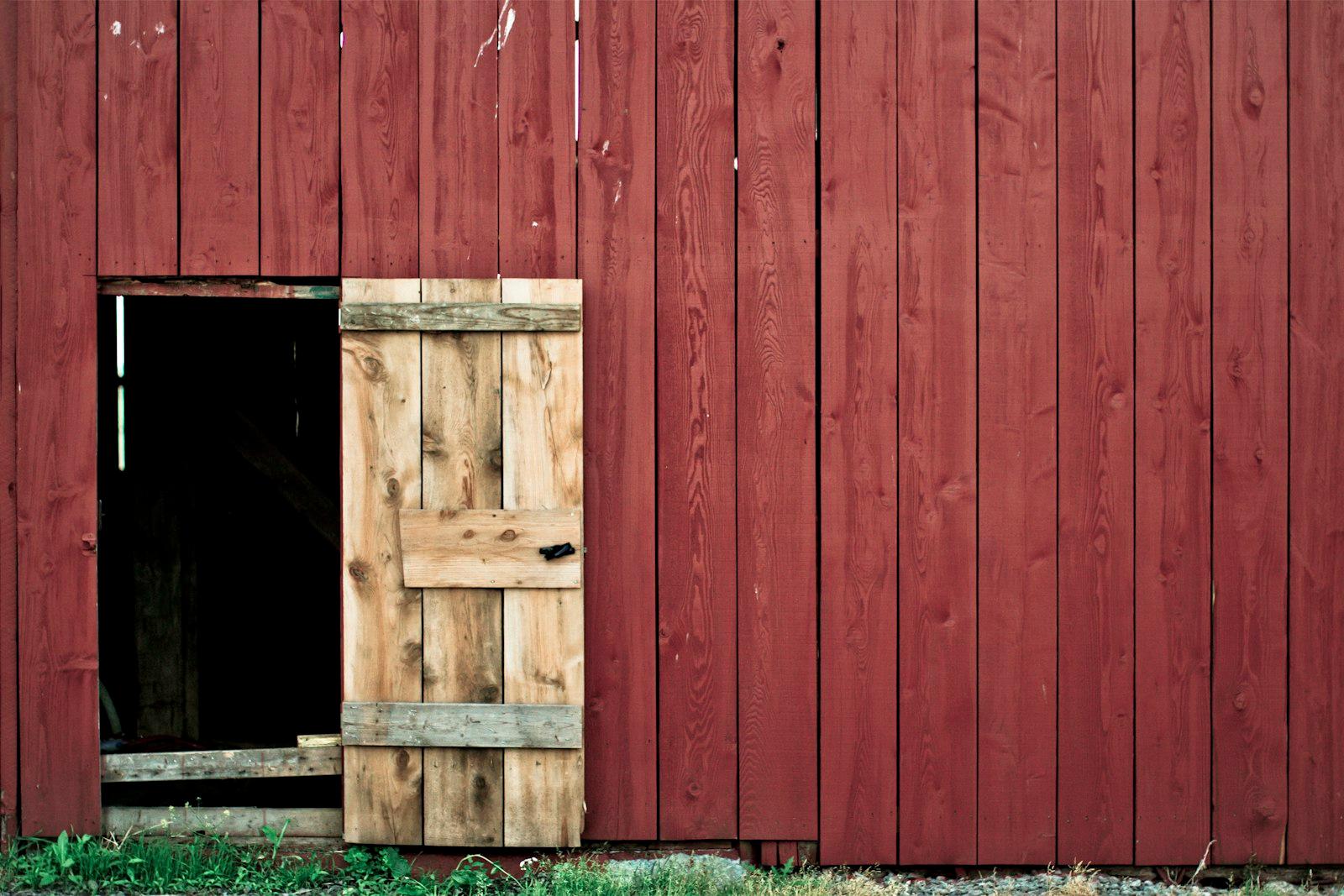 Red Wooden Wall During Daytime jigsaw puzzle preview