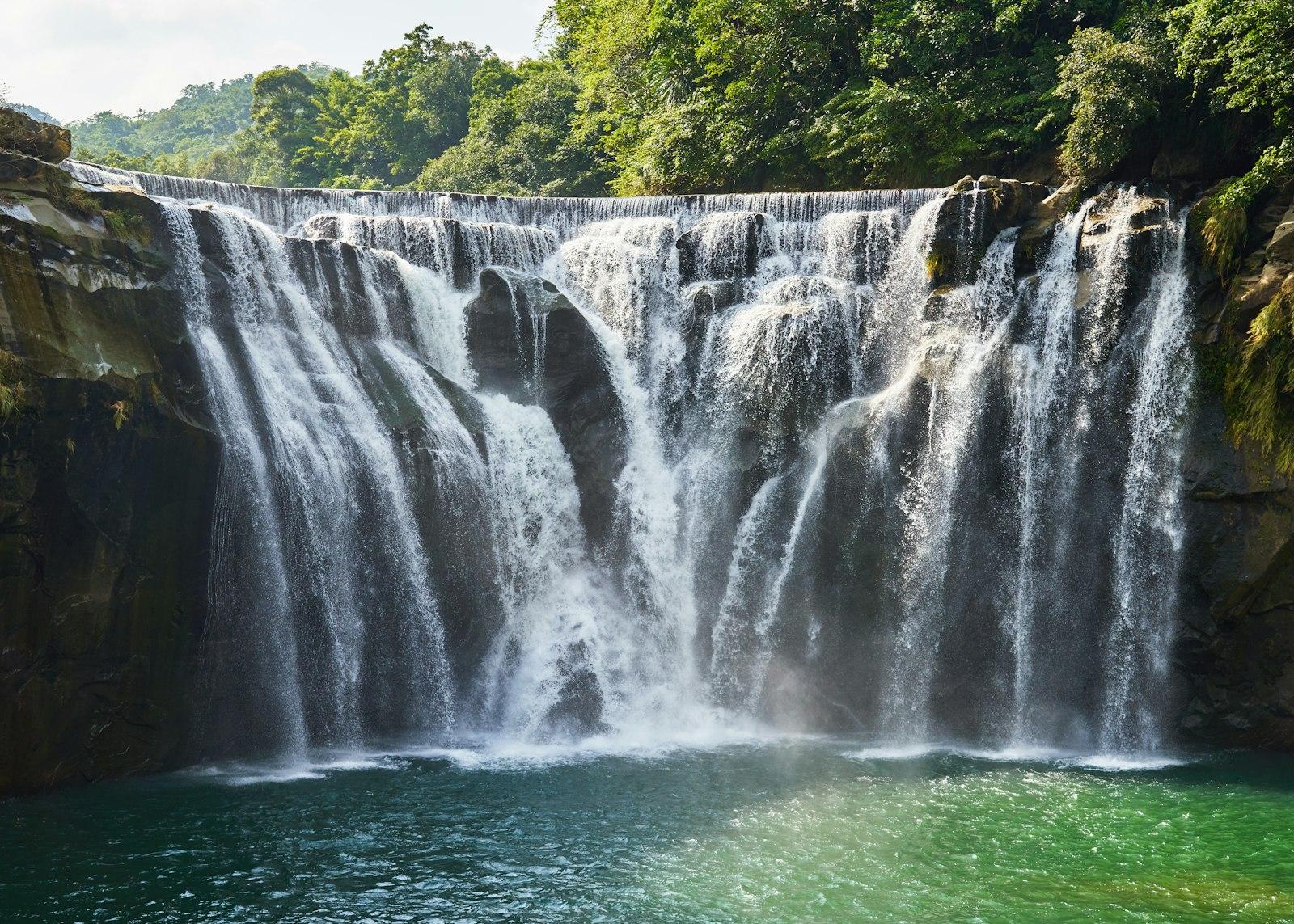 Shifen Waterfall jigsaw puzzle preview