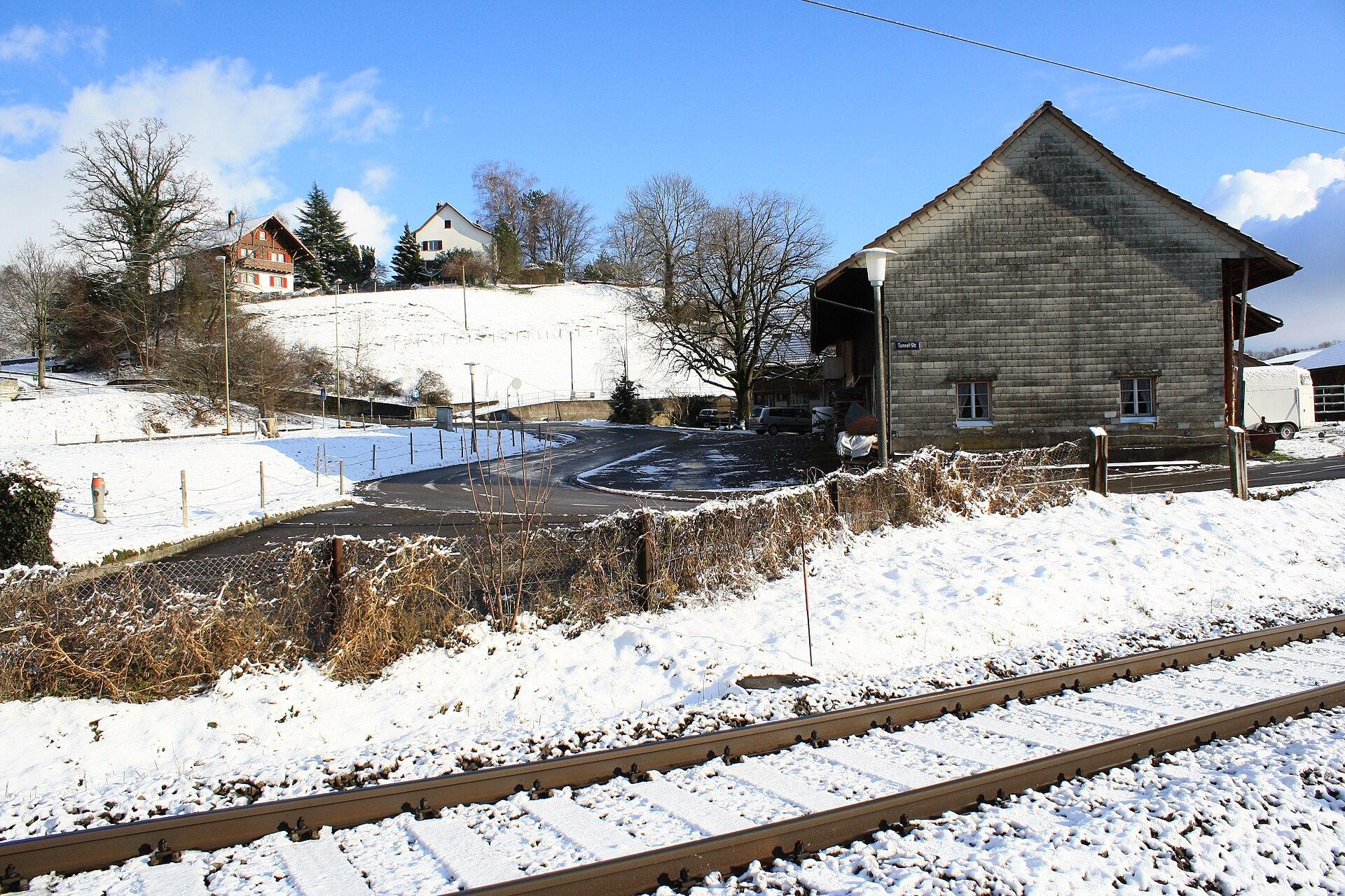 Snowy Farm Barn jigsaw puzzle preview