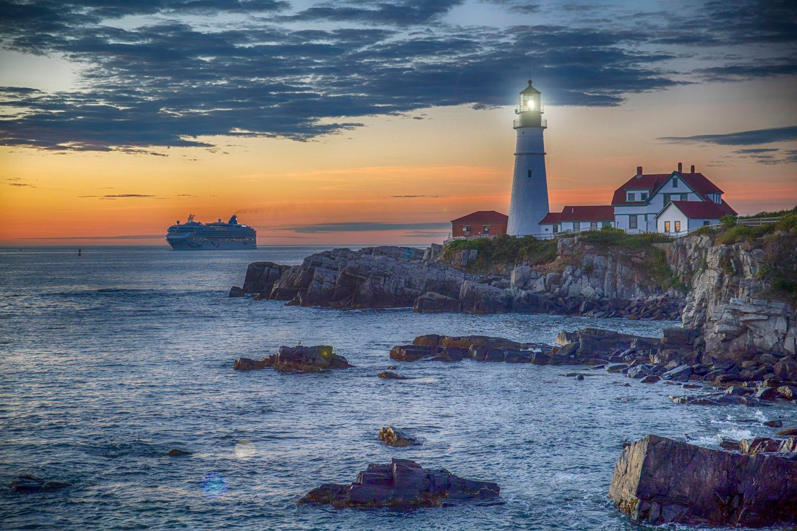 The Viking Cruise Line’S Norwegian Dawn Approachin jigsaw puzzle preview