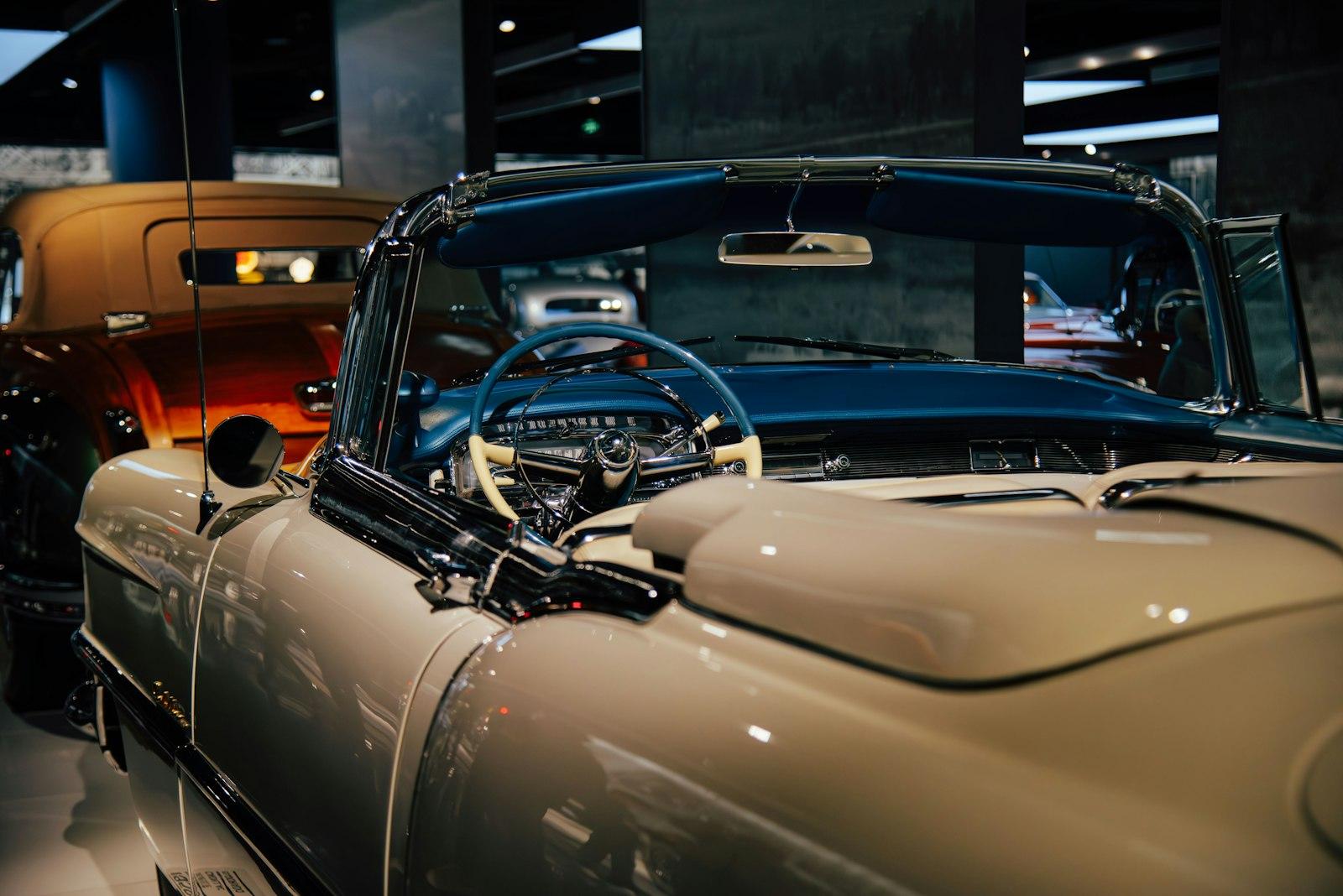 Vintage Convertible Car Interior With Dashboard De jigsaw puzzle preview