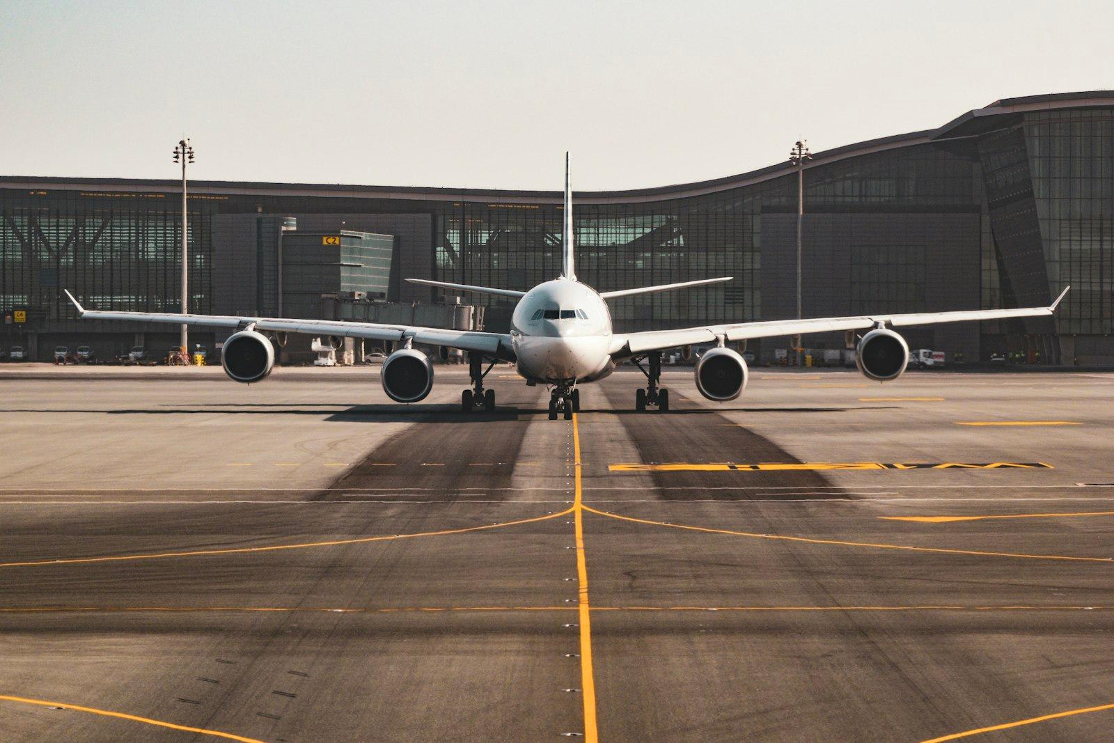 White Airplane jigsaw puzzle preview